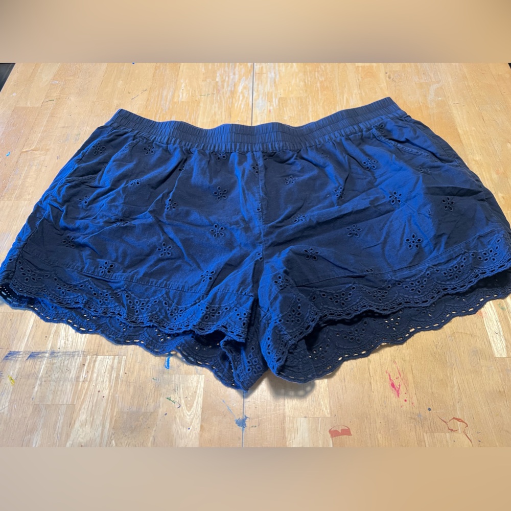 Maurice’s eyelet lace navy blue pull on shorts